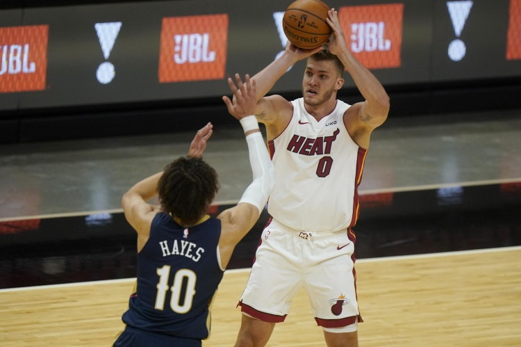 Woj：迈尔斯-莱昂纳德时隔两年回归NBA 与雄鹿签下10天合同