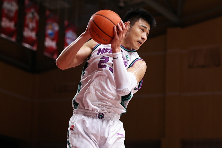 无力救主！贾诚13投7中&三分6中4得19分5板