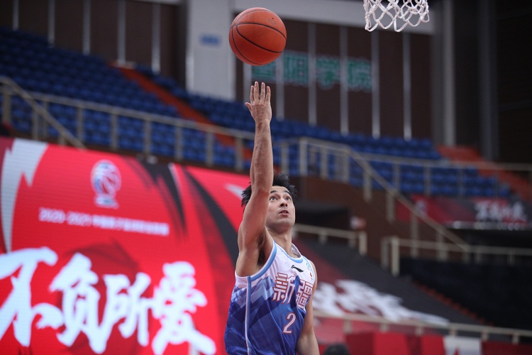 表现不俗！阿尔斯兰5记三分拿下21分难救主