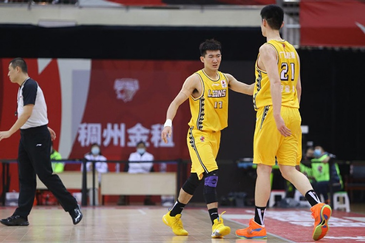 孙铭徽&胡金秋出场时间又超43分钟 真是铁血战士