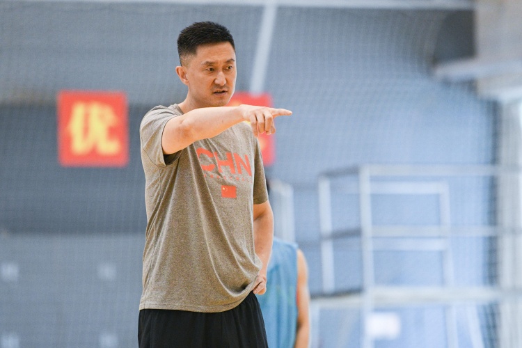 杜锋：没有任何一个教练能让所有人都满意 只要自己努力了就够了