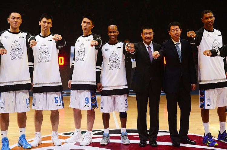 球迷建议马布里加入中国男篮教练组！后者回应：他们需要闵鹿蕾