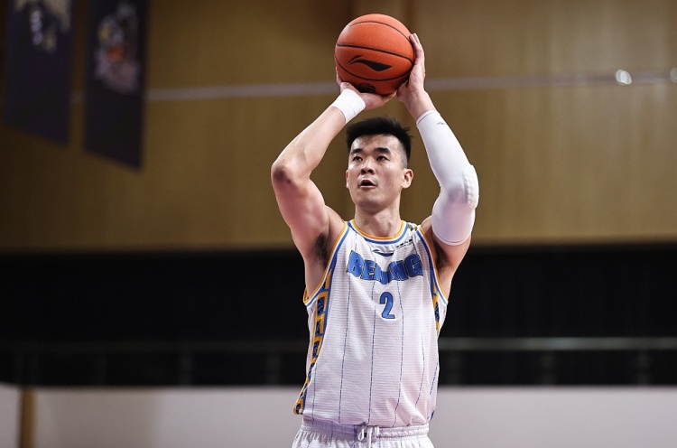 首钢目前后卫线严重缺失 内线李慕豪的状态有些糟糕
