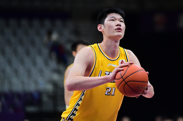 高效两双！胡金秋15中10拿下25分12篮板 加时独得6分助队取胜