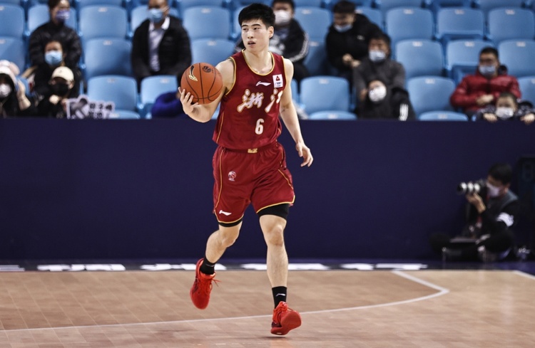 高效输出！程帅澎15中9射落生涯新高6记三分 砍赛季新高24分