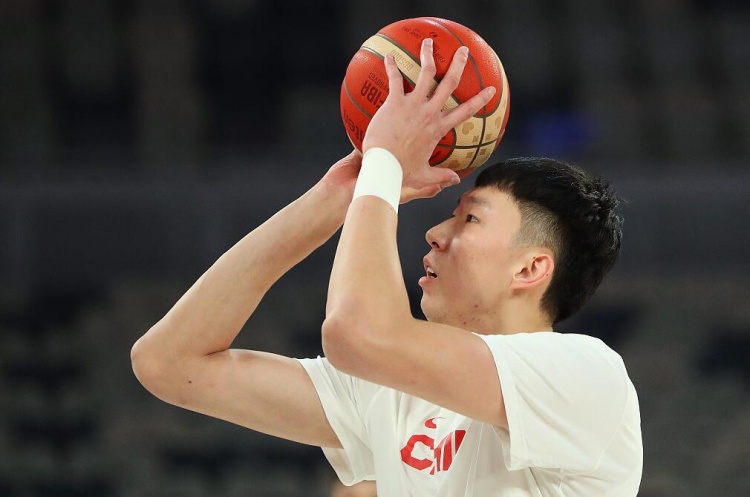 赵环宇评新疆退出CBA：无限期顶薪锁死不合理 这种事只是时间问题