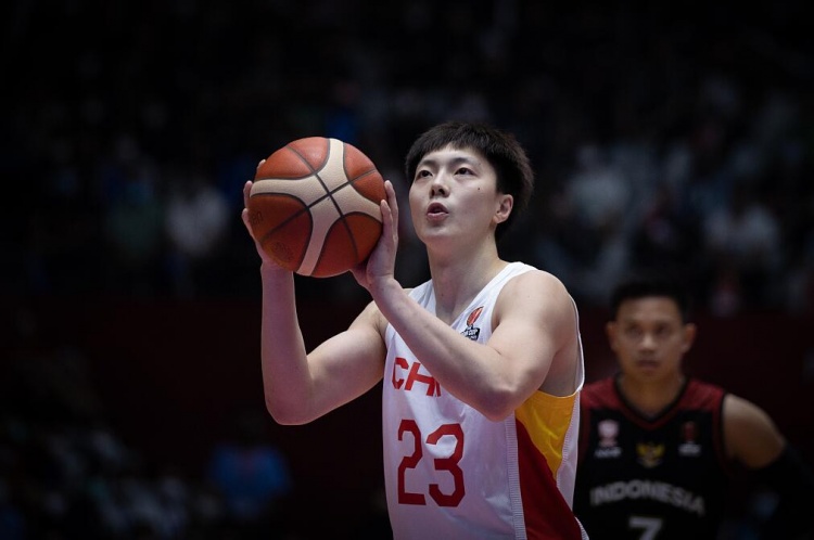 表现不佳！胡明轩全场6投1中得3分4犯规 正负值-6