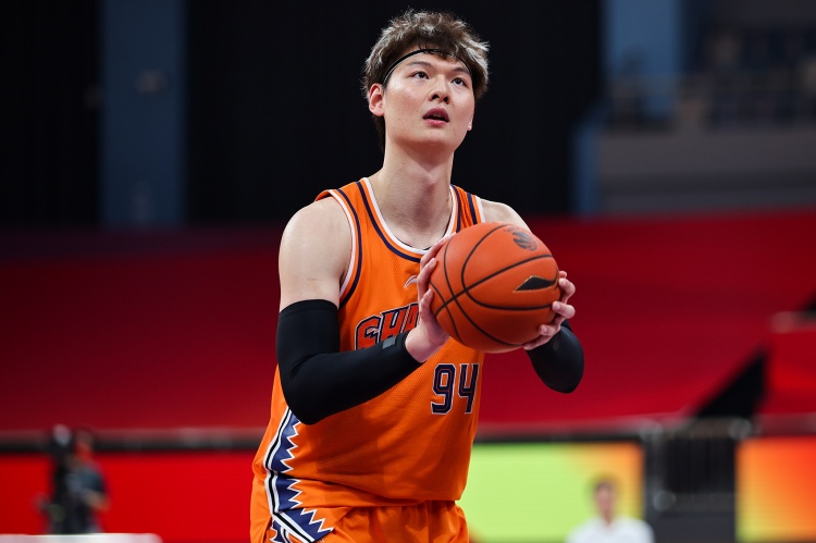 CBA第41轮本土最佳球员评选：赵嘉义12中11砍下33分领衔