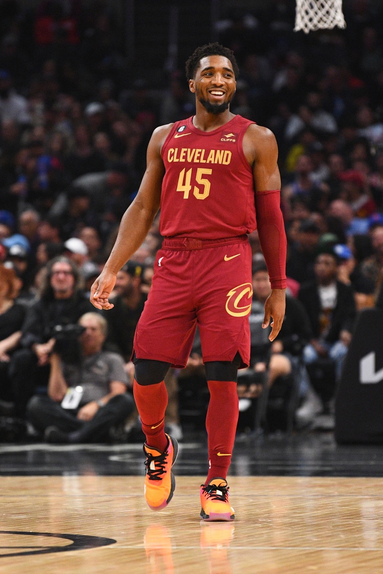 历史第六人！米切尔一战狂轰71分 杀入NBA历史得分众神殿