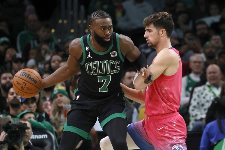 你也MVP？杰伦-布朗近12场有11场命中率超五成 场均砍28.7+7.3+4