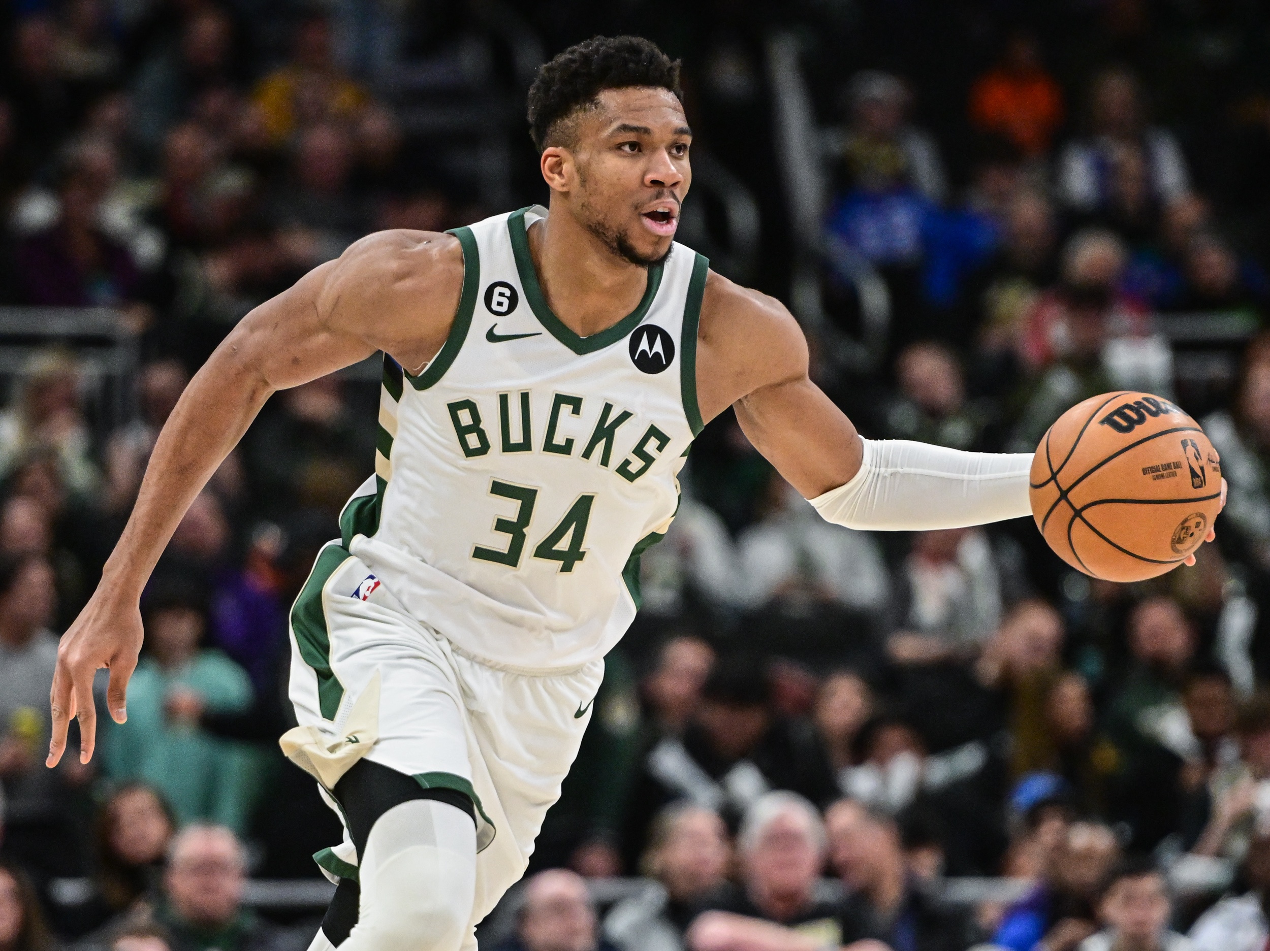 字母哥生涯第6次砍下至少50分10板 暂列NBA历史第六位