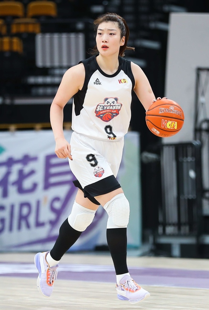 高光时刻！四川男女篮时隔7年先后在中国顶级篮球联赛夺冠