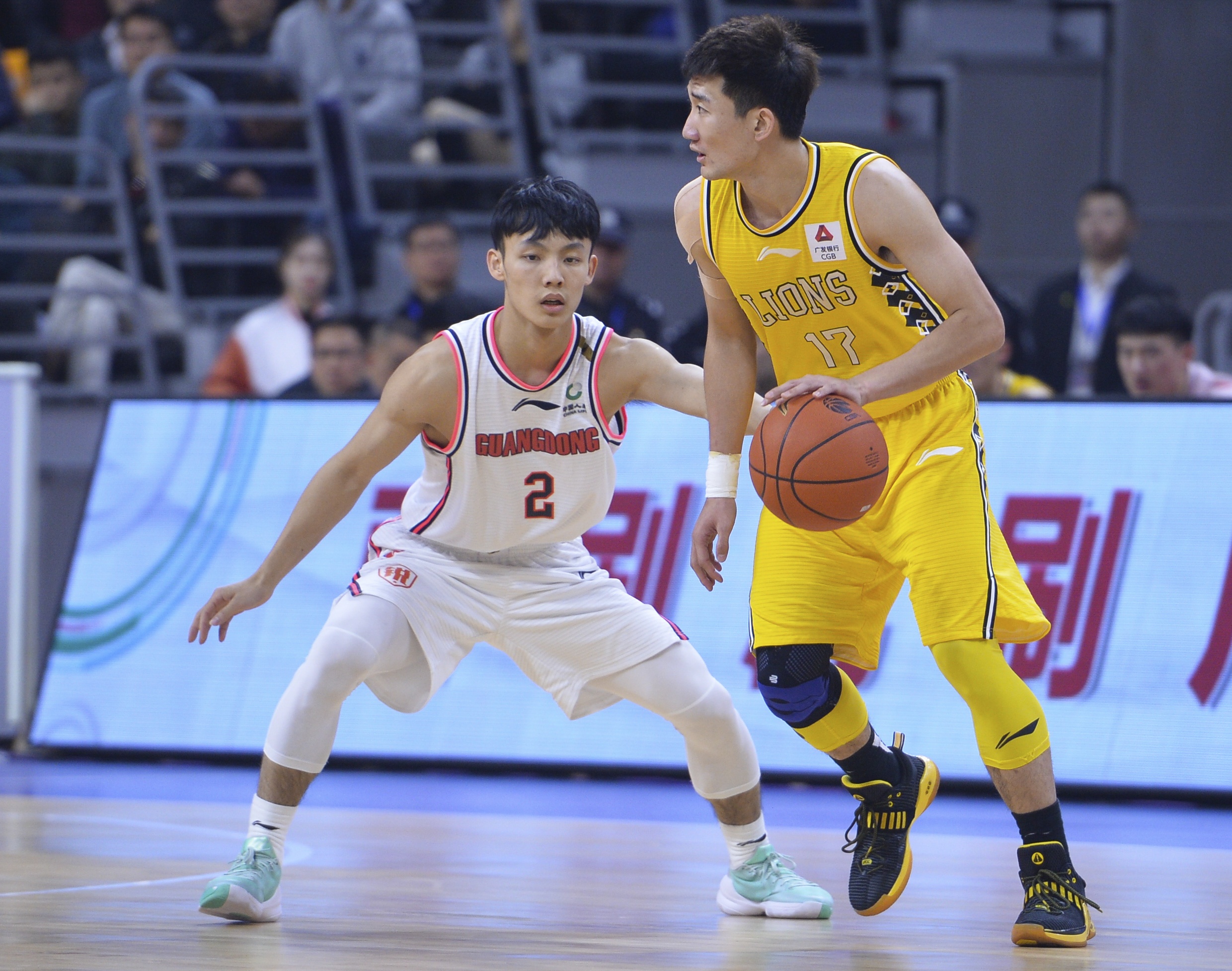 强强对决！广厦2-0淘汰山西晋级 八强赛将迎战广东