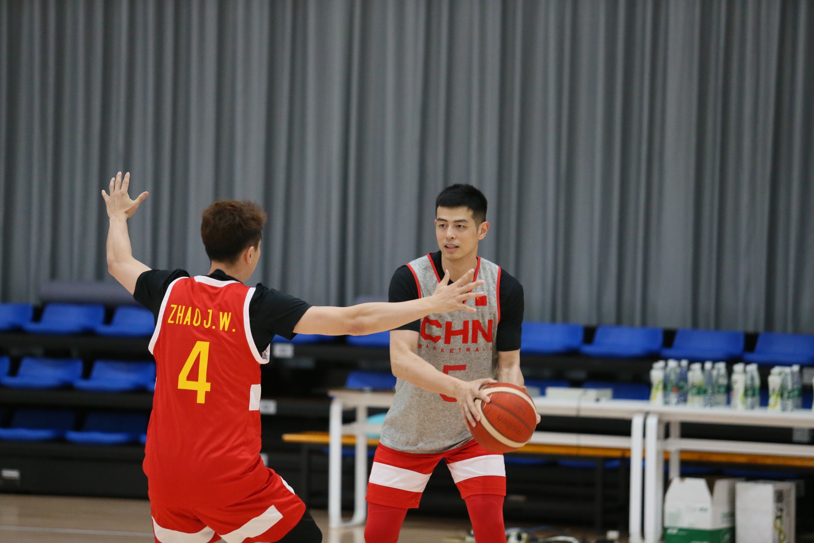中国男篮的外线命中率有所提升后卫线竞争激烈