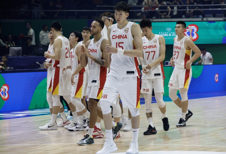 本次世界杯中国男篮场均31篮板倒数第二前场板7.4个倒数第一