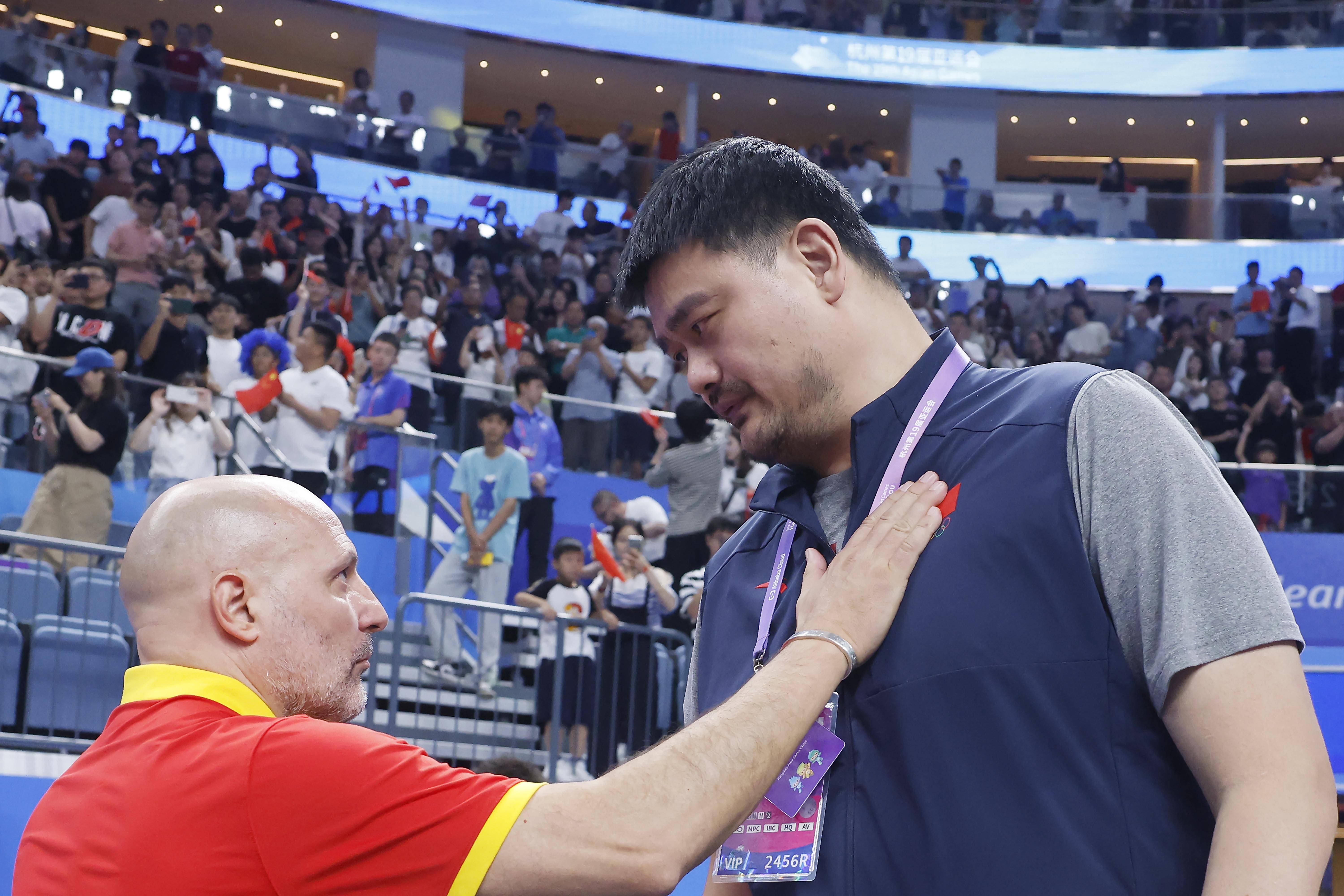 杨毅：理解男篮惨败后仍有人支持姚明毕竟是中国篮球历史第一人