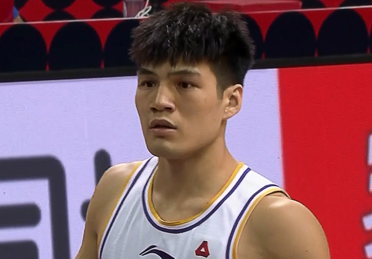 32分14板！媒体人：陈国豪证明自己值得一个更重要的主力轮换位置