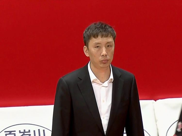 易立：罚篮丢了16个是从来没有过失误和罚球需要回去总结