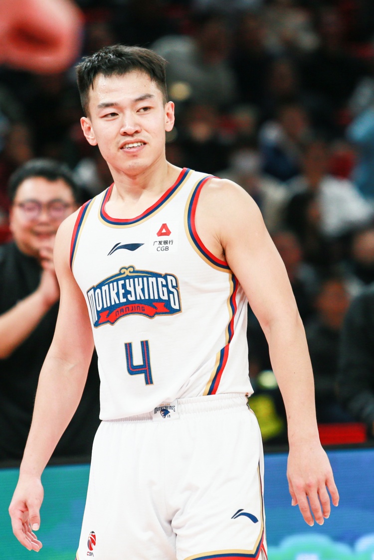 百步穿杨！邬挺嘉三分7中6贡献20分正负值+17