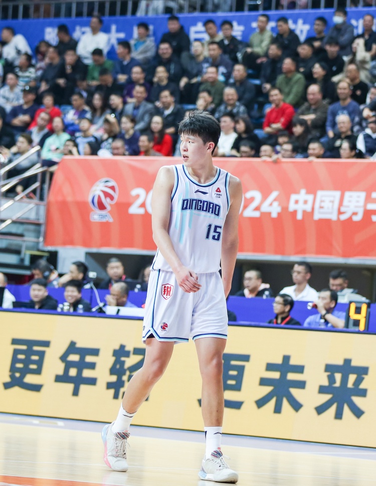 探长：杨瀚森防守影响力拉满进攻端被陶汉林所压制