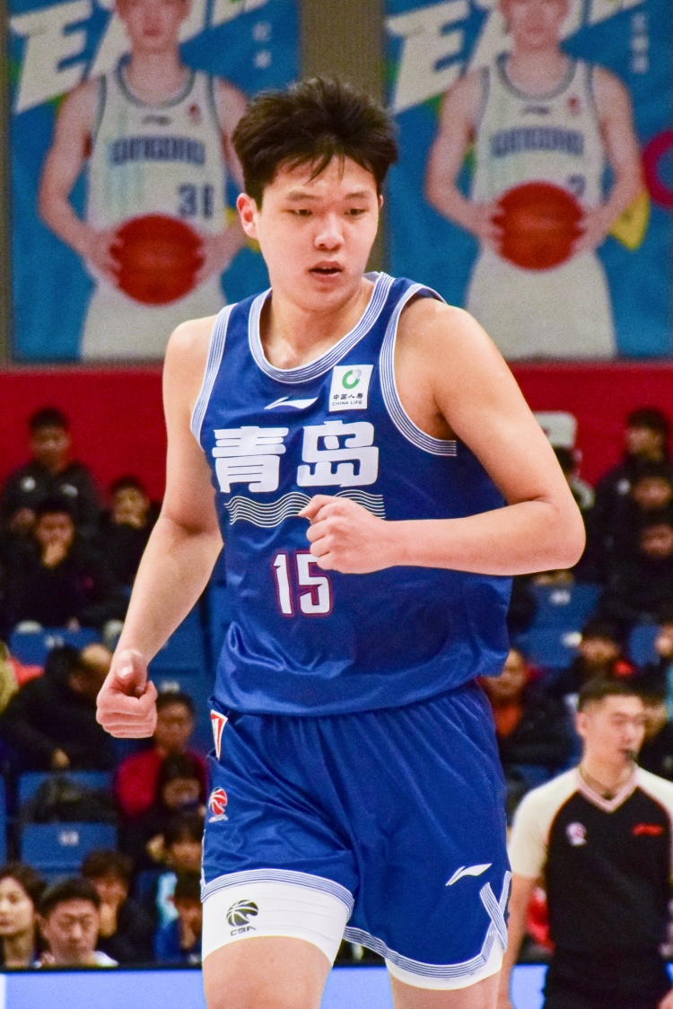 王健：杨瀚森留在CBA再锻炼两年能否对他短板的提升有很大帮助
