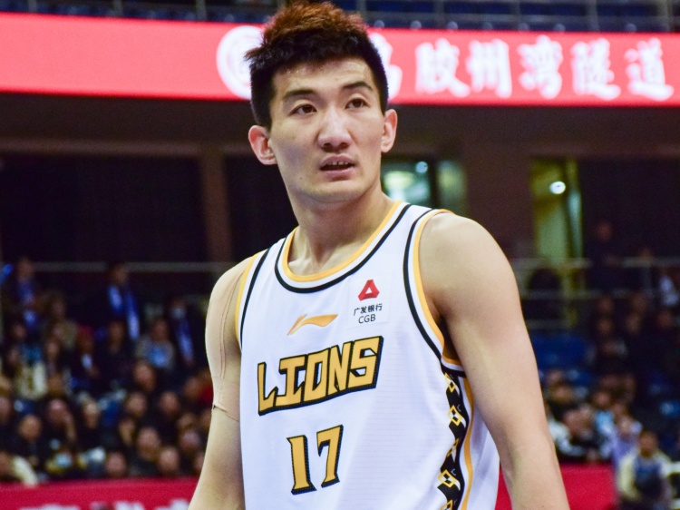 本土第一后卫孙铭徽：自己算是优秀的球员还不可以排到第一名