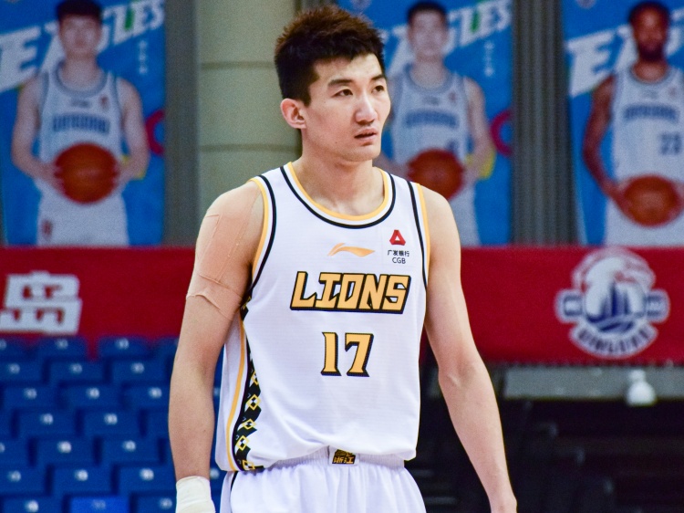 40分14助！孙铭徽生涯首次拿下40+10生涯第四次得分40+