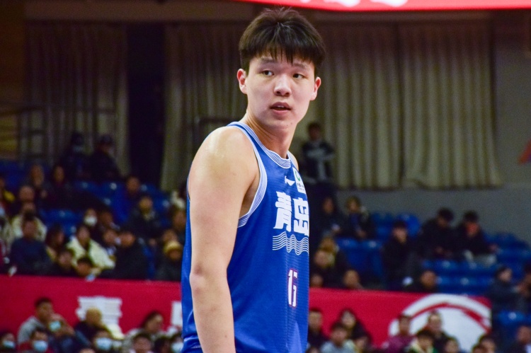 苏群：杨瀚森要提升体能否则在CBA季后赛也只是给小老外打下手