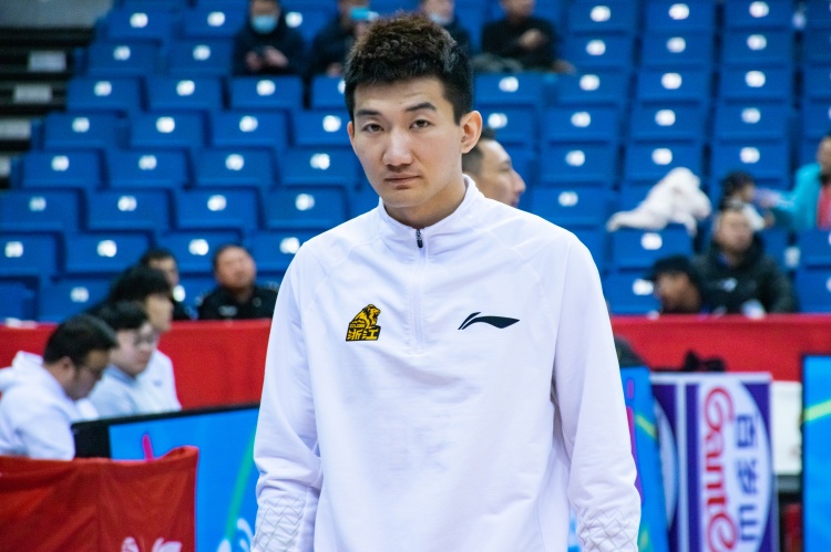 媒体人：几支强队的人气更高孙铭徽值得一个全明星首发位置