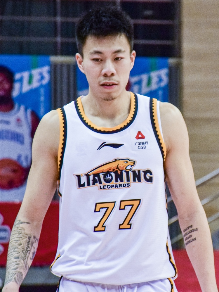 媒体人：张镇麟因肌肉拉伤缺席今晚对阵山东男篮的比赛