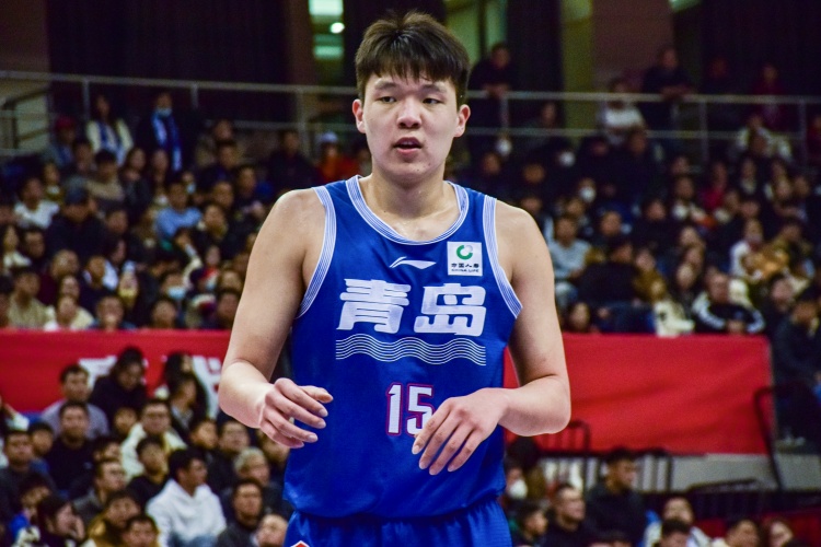 杨瀚森：一直都在开发中投还不是很稳定在球场上以团队为主