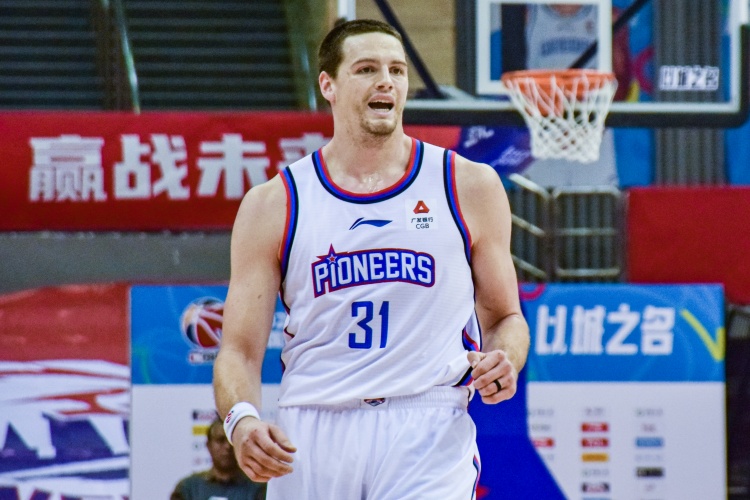 焕然一新！本赛季之前天津面对广东1胜34负本赛季3胜1负
