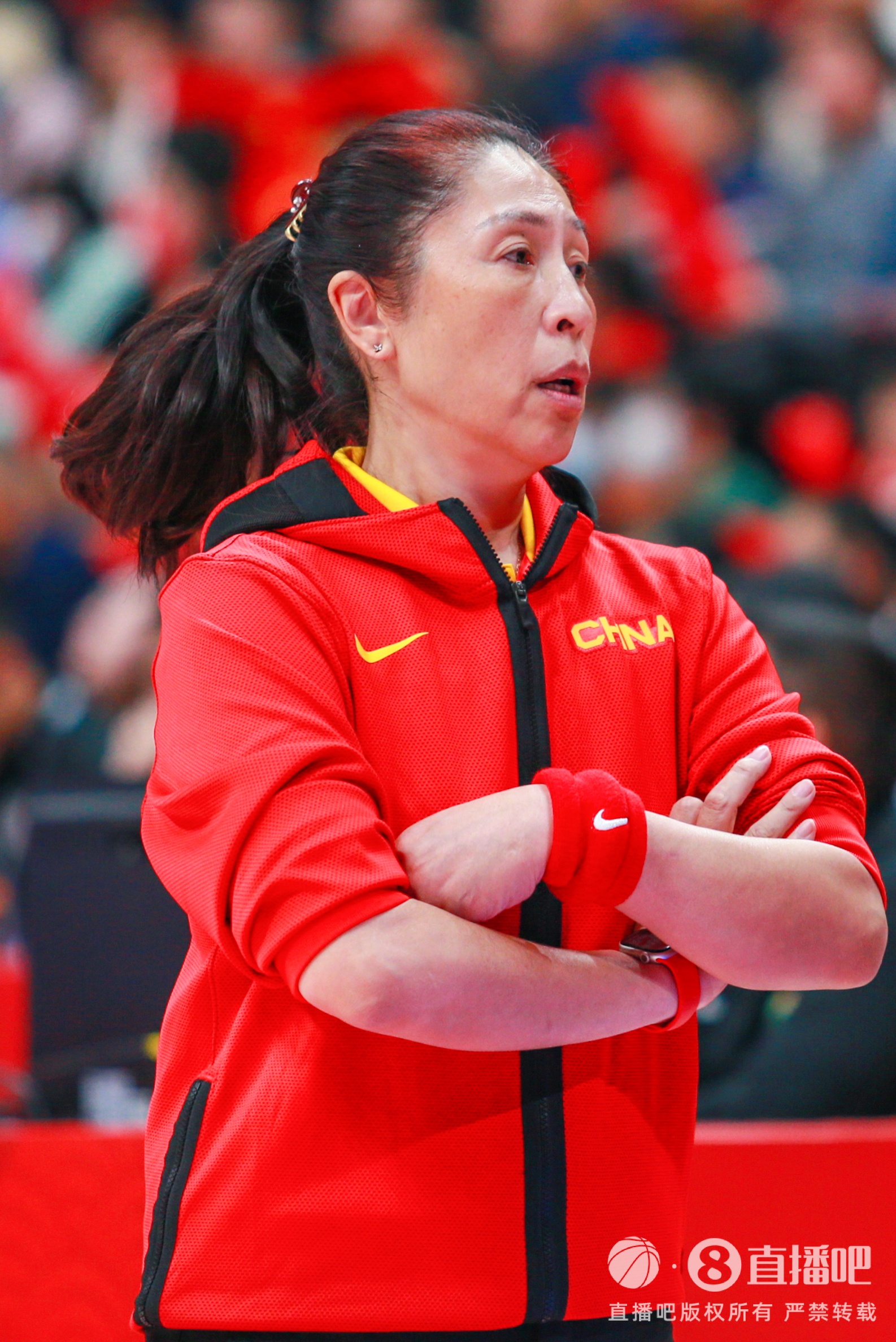 郑薇喊话中国女篮全员：战胜对手前先让自己強壮