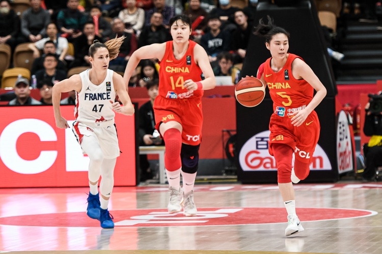 媒体人：欧洲女篮的水平提升是正常的国内联赛的竞争力有所下降