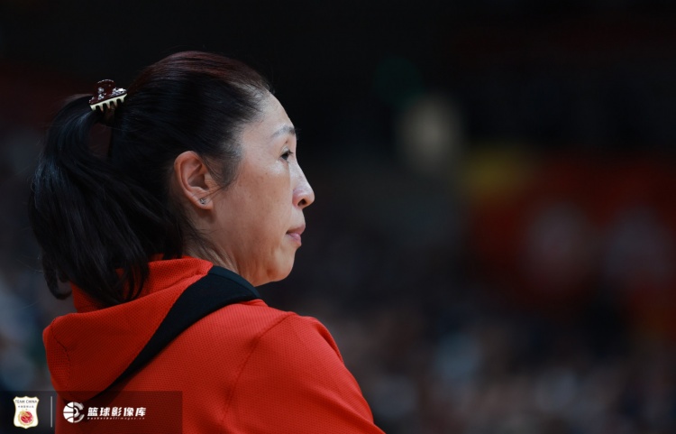 中国女篮主帅郑薇展望巴黎奥运：做好自己发挥出最好水平