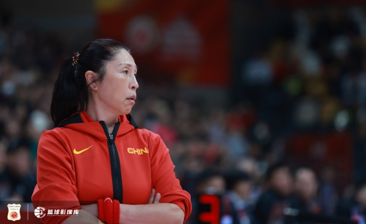 媒体人：中国女篮58%的罚球命中率真的比男篮都差了怎么回事