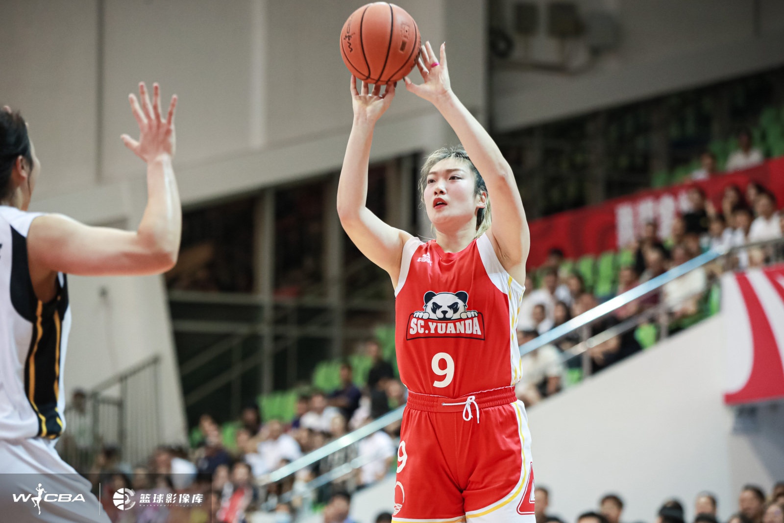 不在状态！李梦半场出战18分钟4投全丢没有得分入账