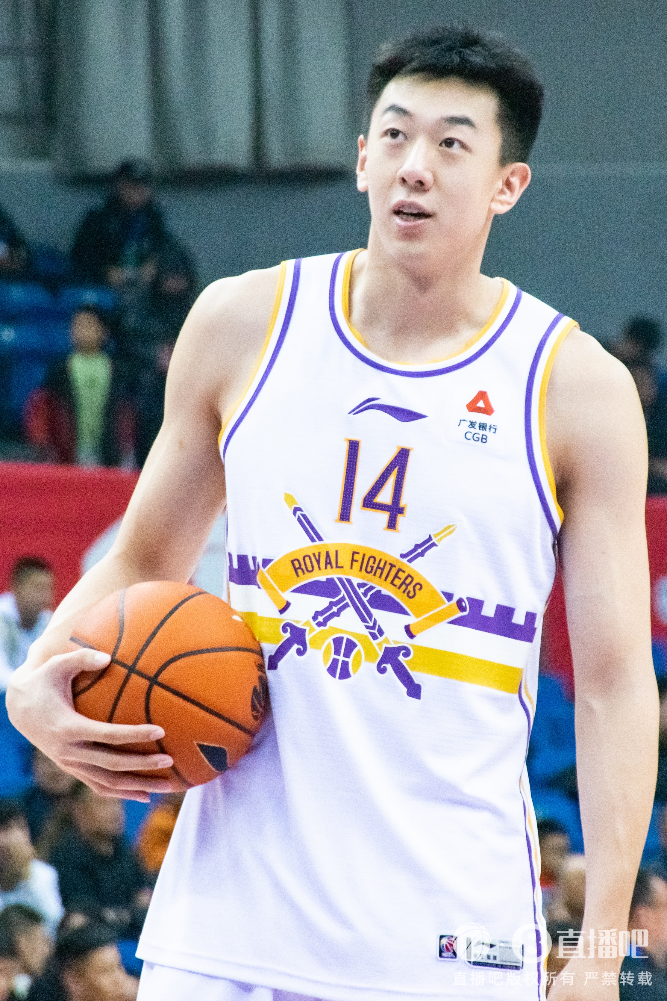 难阻失利！王少杰8中6拿到14分6板5断6犯离场
