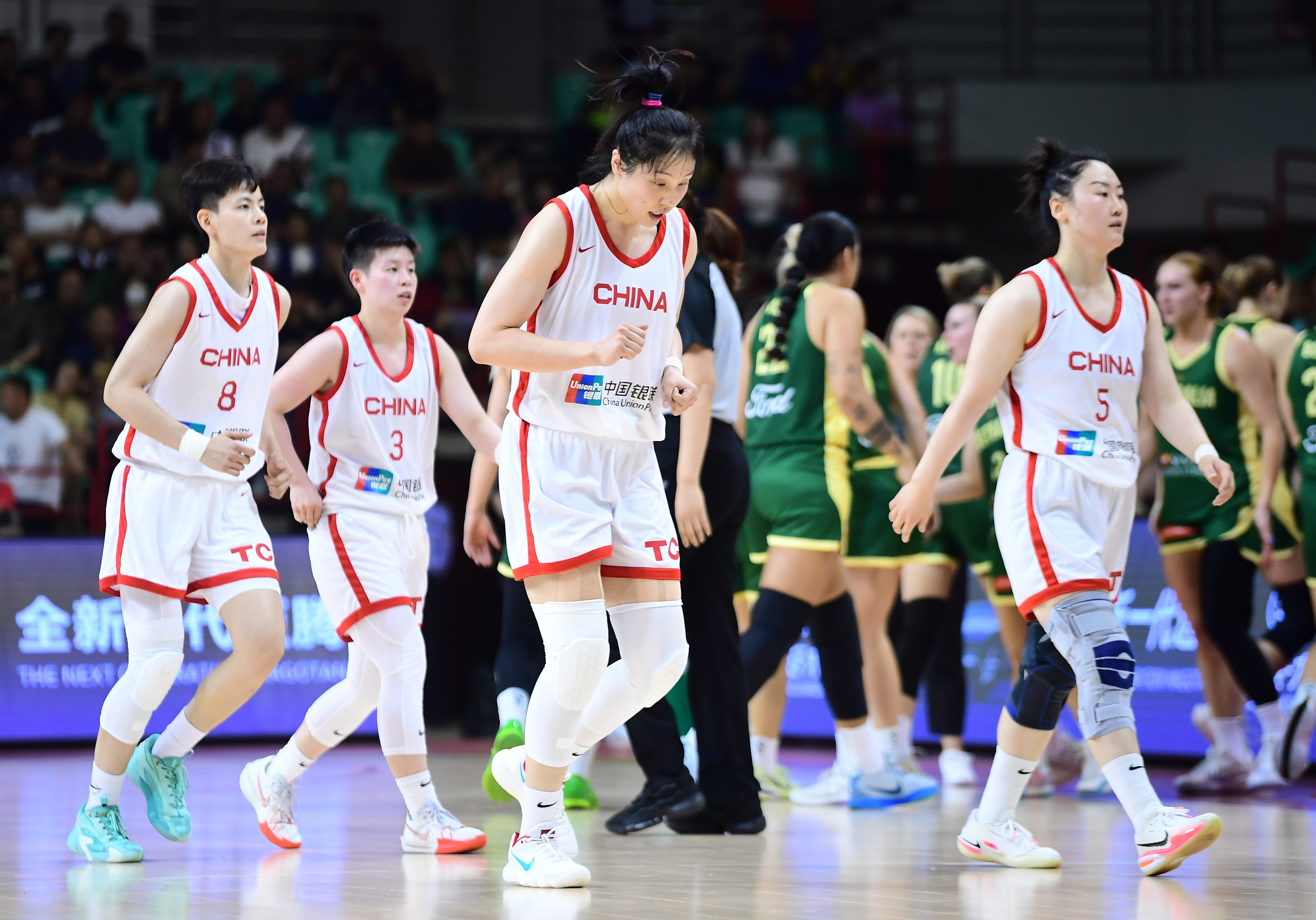 中国女篮热身赛挡拆持球16次进攻机会只拿到8分包括篮下7投1中