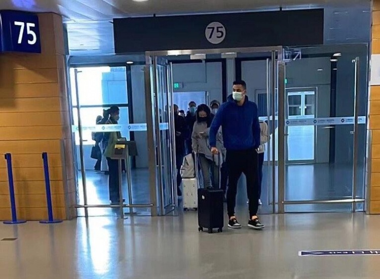 似是故人来！前申花队长莫雷诺抵达上海