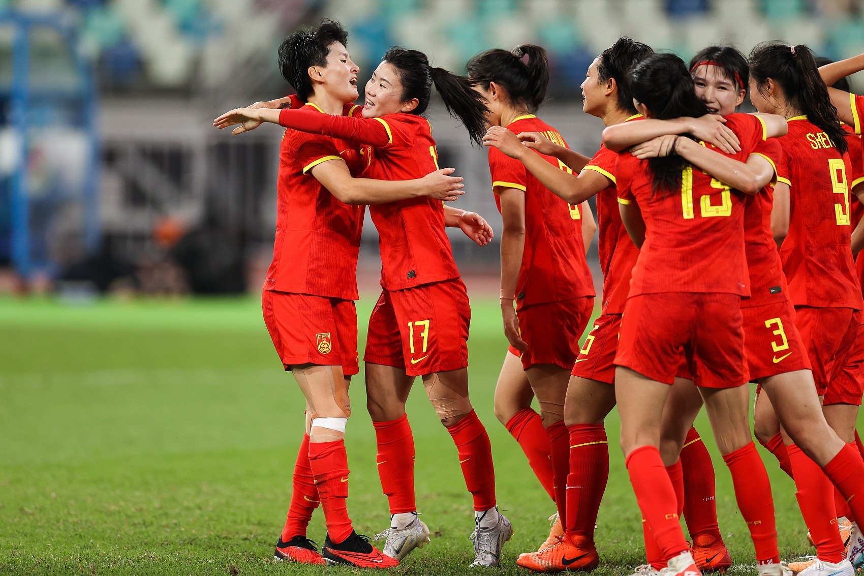业内人士：在中国女足“无大赛可踢”低谷期，要支持国脚留洋锻炼