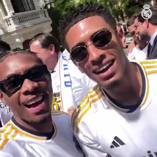 HalaMadrid！皇马社媒晒阿拉巴、贝林厄姆夺冠庆典视频