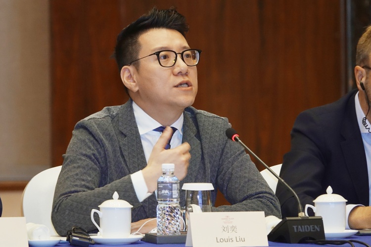 媒体人：曾与足协秘书长谈项目总价过亿，提质疑后对方标价少个0