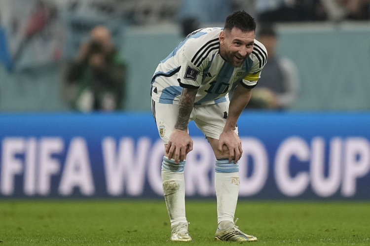 周冠宇：希望阿根廷可以夺冠，因为这可能是梅西C罗的最后一届了