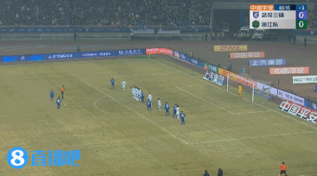 斯坦丘远距离任意球直挂死角！三镇1-0领先浙江