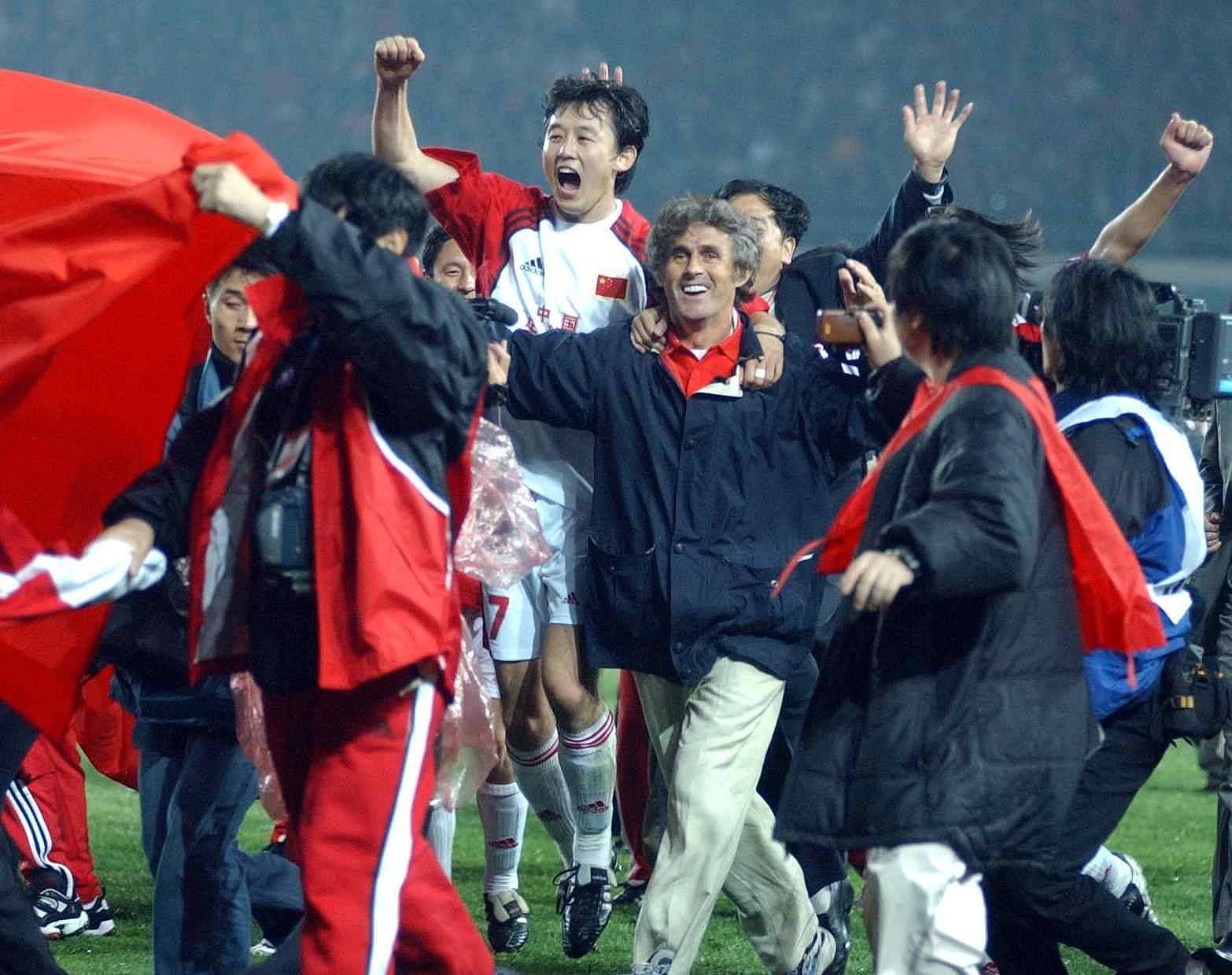 叹息22年前，国足正是10阿曼打进世界杯！如今封闭赛02告负