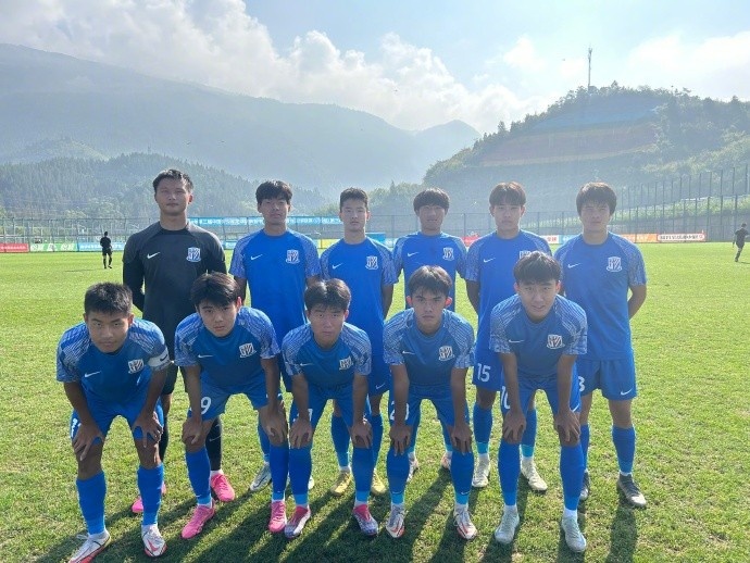 上海申花U19队41战胜佛山南狮U19，4胜1负积12分小组头名升入B组