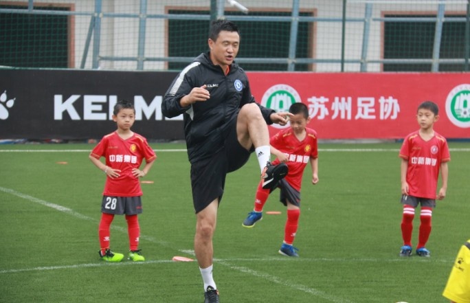 青训教练李毅：足球是“慢产业”急不来，要把青训当教育事业来做