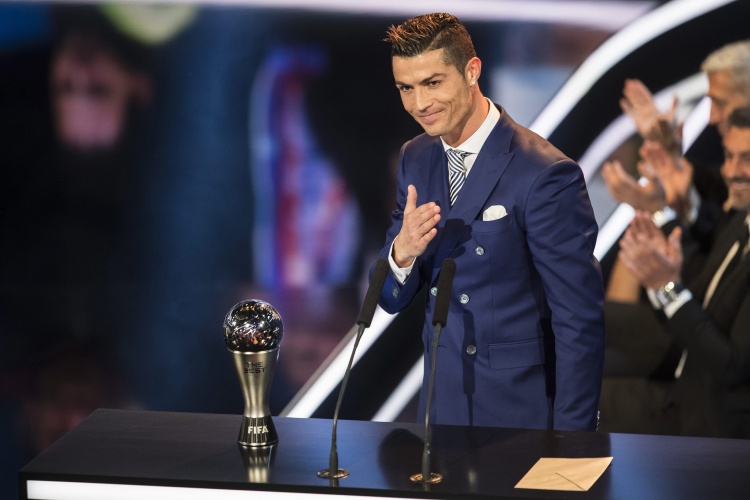 遗憾！C罗首次无缘FIFA年度最佳球员候选名单，此前连续6届入选