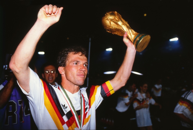 德国队官方祝马特乌斯62岁生日快乐，球员生涯获1990世界杯冠军